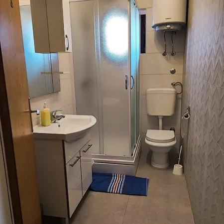 Apartment Dragi *