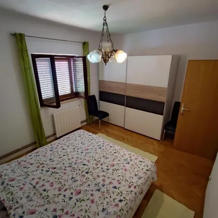 Dragi Apartment Supetar